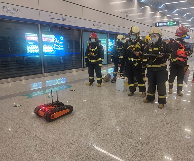 北京BSport体育官网智能消防内攻侦察机器人助力北京市地铁隧道消防救援综合实战演练
