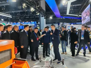 中国国际应急展快讯：应急管理部部长王祥喜了解BSport体育官网智能装备集团无人化装备创新与应用情况！