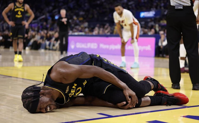 勇士客场遭尼克斯逆转创赛季最大分差 连败阴影