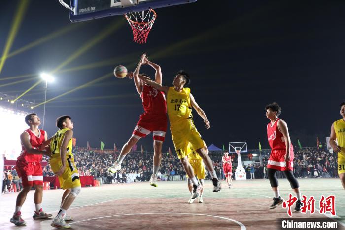 广西万村篮球赛暨社区运动会拉开帷幕 近万民众