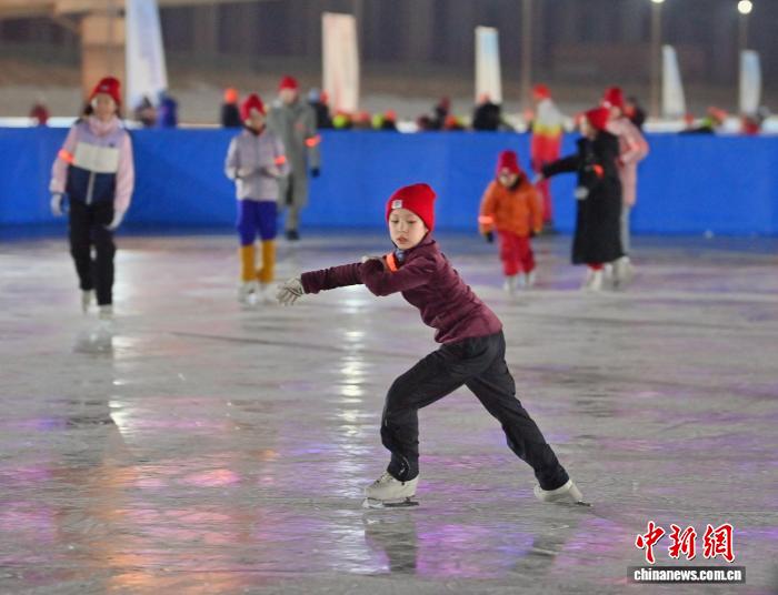 第十二届全国大众冰雪季在长春启动 掀开冰雪运