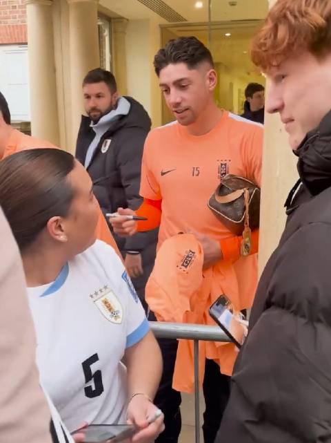 贝林与队友互动展现多面魅力